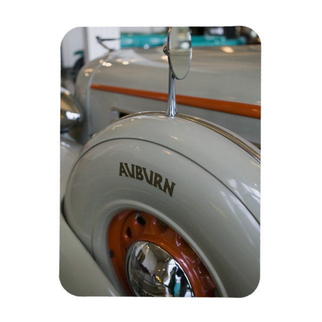 USA, Indiana, Auburn: Auburn, Cord, Duesenberg 13 Magnet (Vertical)