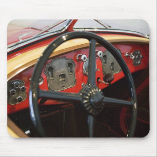 USA, Indiana, Auburn: Auburn, Cord, Duesenberg 2 Mouse Pad