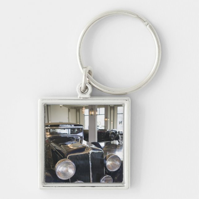 USA, Indiana, Auburn: Auburn, Cord, Duesenberg 6 Keychain (Front)