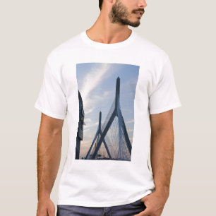 USA, Massachusetts, Boston. The Zakim Bridge. 2 T-Shirt
