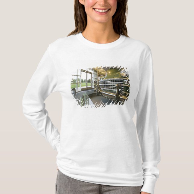 USA, Michigan, Auburn Hills: Walter P. Crysler T-Shirt (Front)