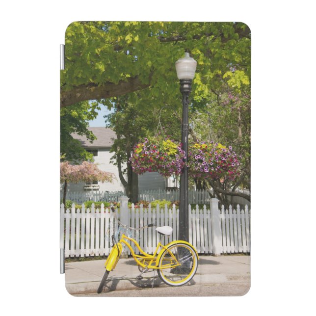 USA, Michigan, Mackinac Island. Yellow Bike iPad Mini Cover (Front)