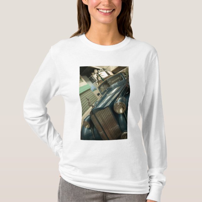 USA, Nevada_Reno: National Automobile Museum T-Shirt (Front)