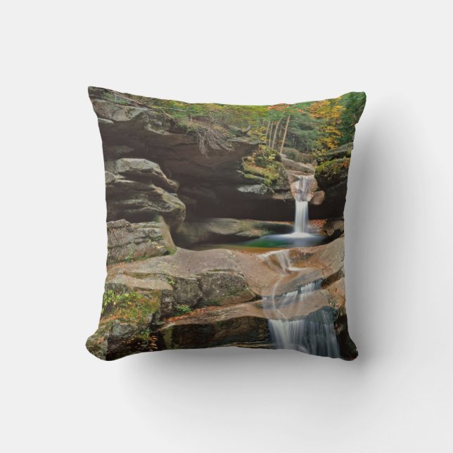 USA, New England, New Hampshire, White Mountains Throw Pillow (Front)