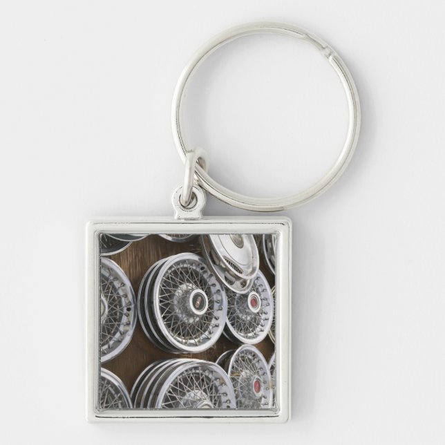 USA, New Mexico, Prewitt: Auto Hubcaps / Rt. 66 Keychain (Front)