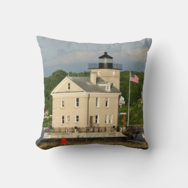 USA, New York, Kingston, Hudson River. Rondout Throw Pillow (Front)