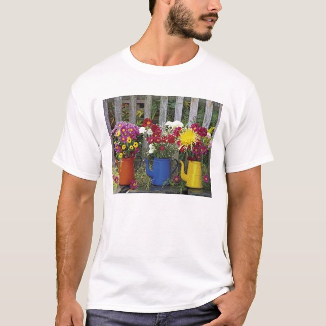 USA, Oregon, Portland. Antique enamelware T-Shirt (Front)