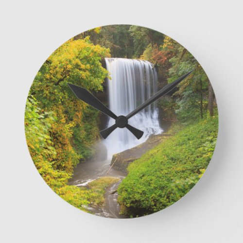 USA Oregon Silver Falls State Park 3 Round Clock