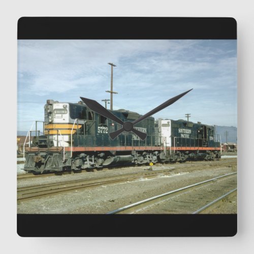 USA Southern Pacific EMD_Trains of the World Square Wall Clock