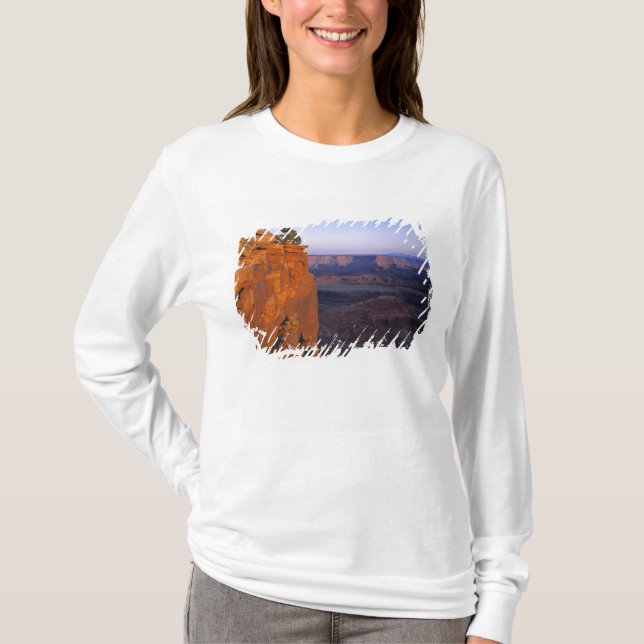 USA, Utah, Dead Horse Point SP. Late light turns T-Shirt (Front)