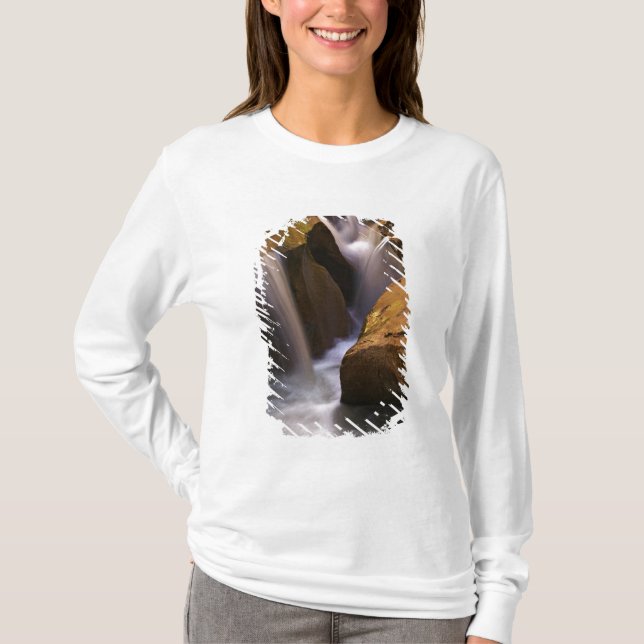 USA, Utah, Escalante Wilderness. Waterfall in 2 T-Shirt (Front)