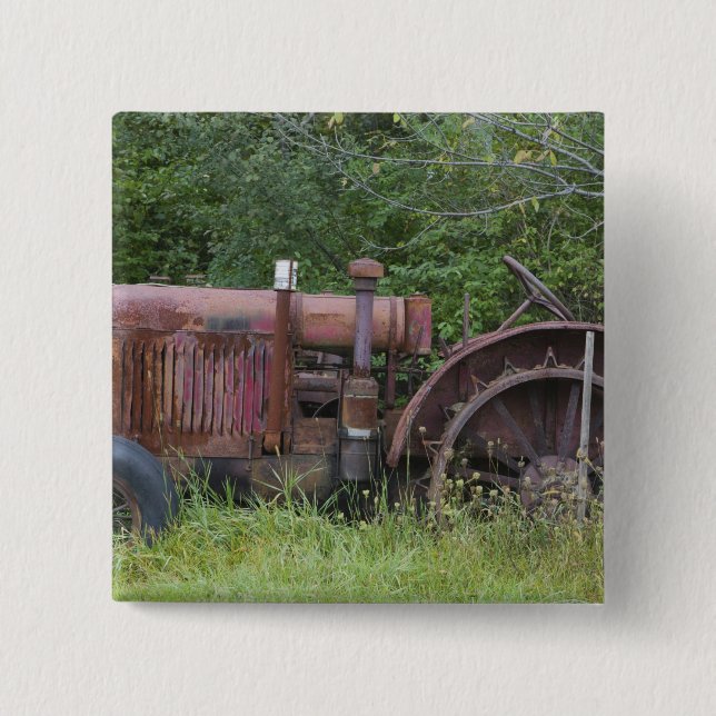 USA, Vermont, MANCHESTER: Antique Farm Tractor Pinback Button (Front)