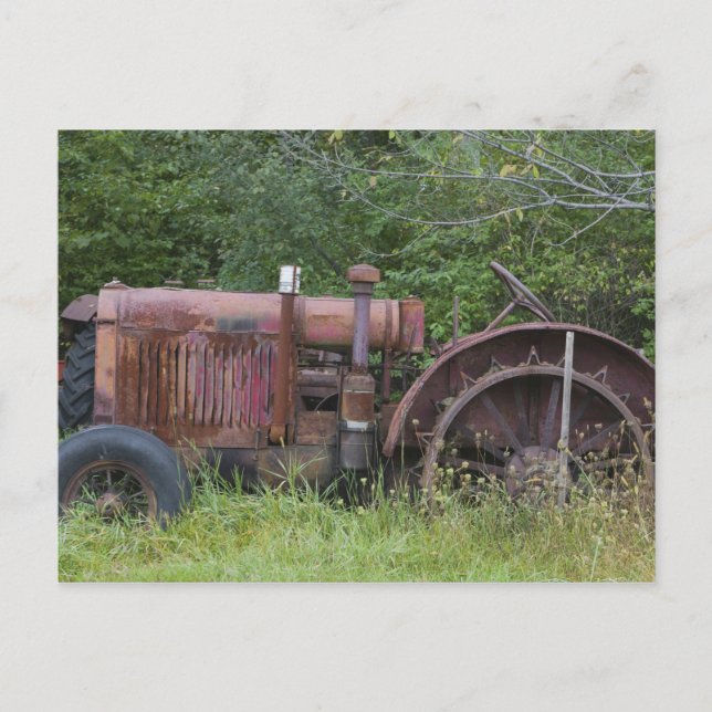 USA, Vermont, MANCHESTER: Antique Farm Tractor Postcard (Front)