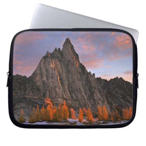 USA Washington Cascade Mountains  Prusik Peak Laptop Sleeve
