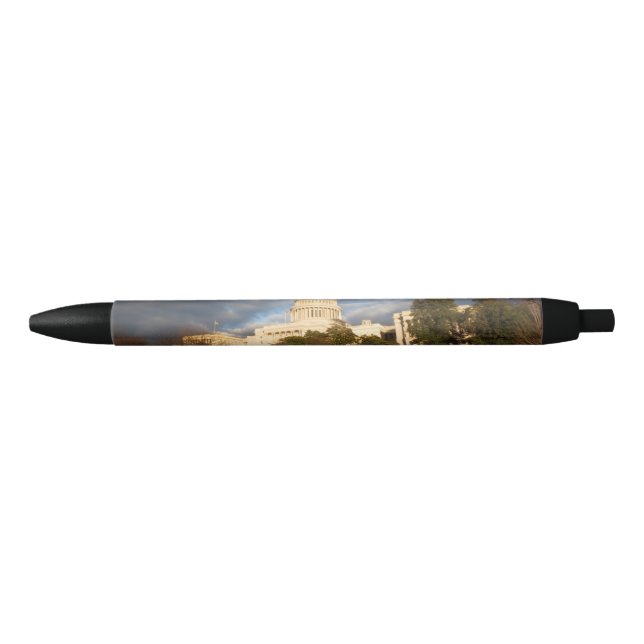 USA, Washington DC, Capitol building Pen (Front)