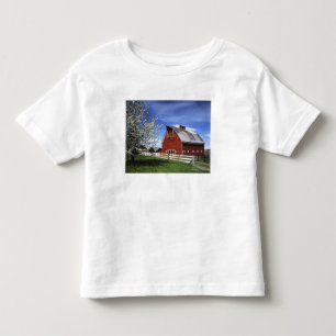 USA, Washington, Ellensburg, Barn Toddler T-shirt