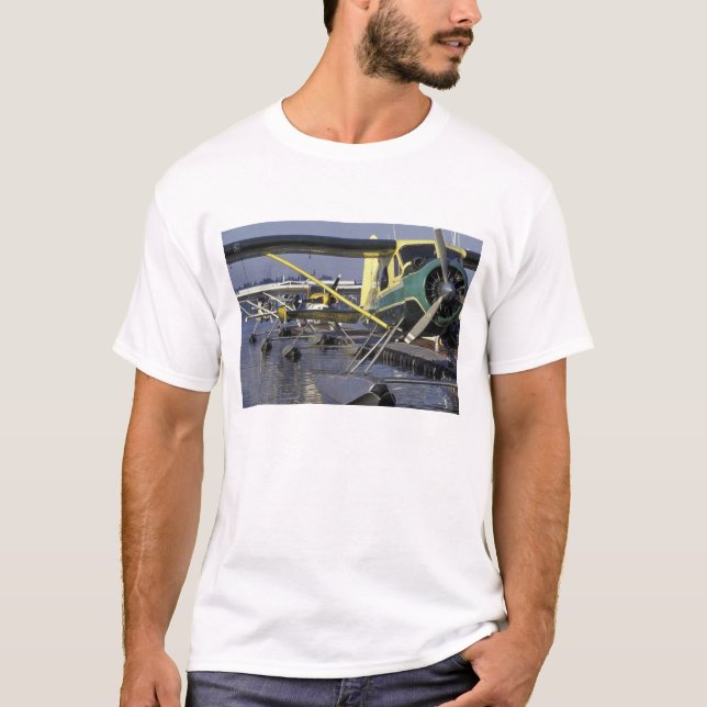 USA, Washington, Seattle, Seaplanes docked on T-Shirt (Front)