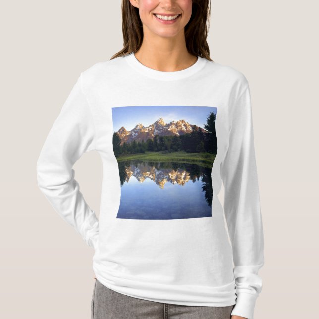 USA, Wyoming, Grand Teton National Park. Grand T-Shirt (Front)