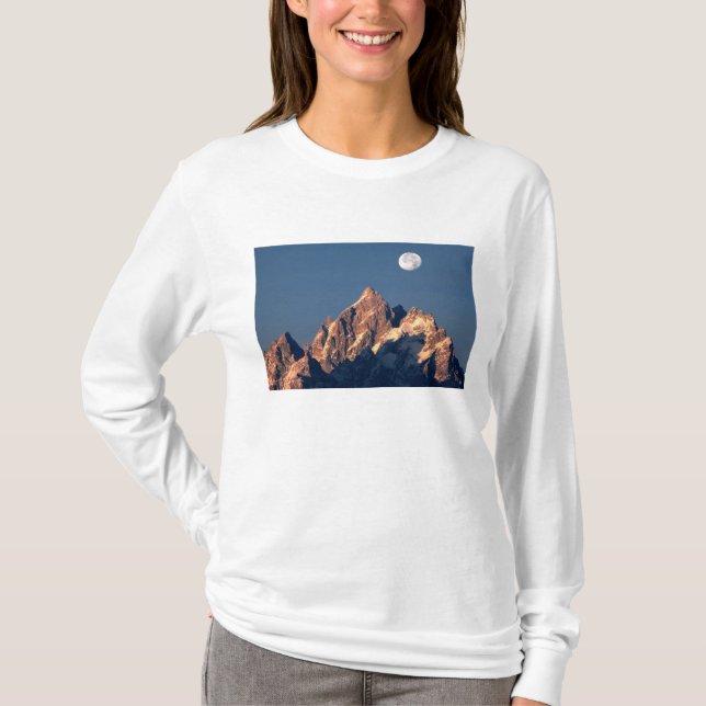USA, Wyoming, Grand Teton NP. A full moon sets T-Shirt (Front)