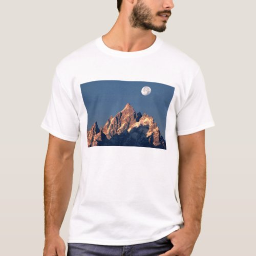 USA Wyoming Grand Teton NP A full moon sets T_Shirt