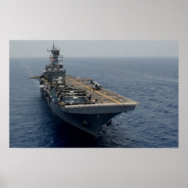 USS Iwo Jima (LHD 7) Poster (Front)