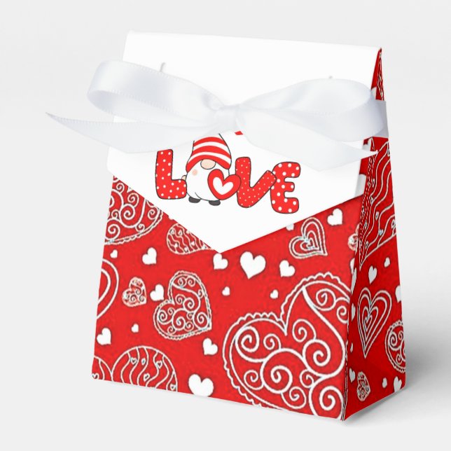 Valentine gnome  favor boxes (Front Side)