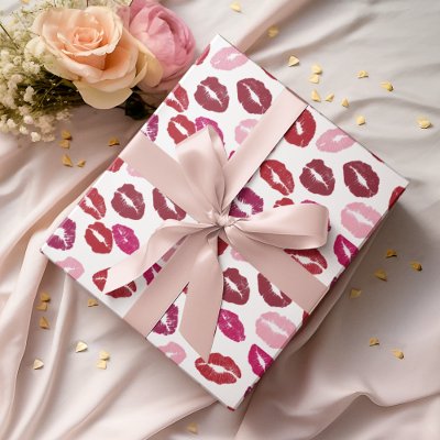 Valentine's Day Wrapping Paper | Kisses Pattern