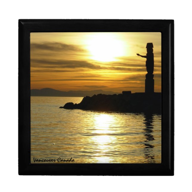 Vancouver Box Vancouver Landmarks Souvenir Giftbox (Front)