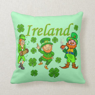 Vector - Leprechaun Clover  Ireland Throw Pillow