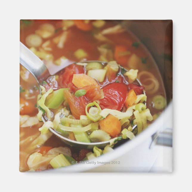 Vegetable soup in pan magnet (Front)