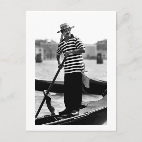 VENICE GONDOLIER WITH HAT POSTCARD