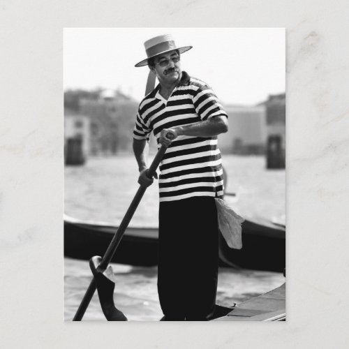 VENICE GONDOLIER WITH HAT POSTCARD