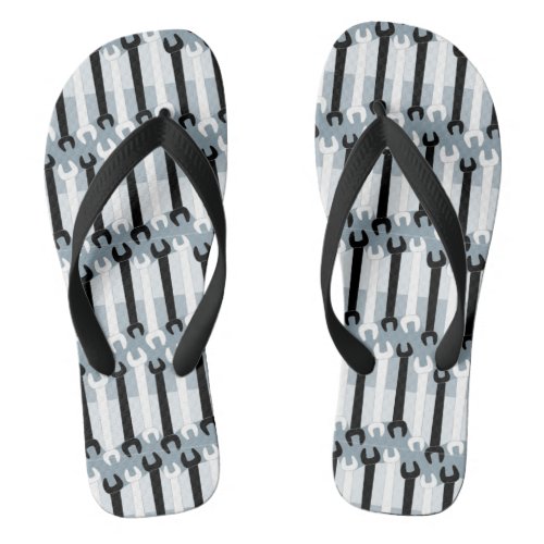 Vertical Wrench Pattern Flip Flops