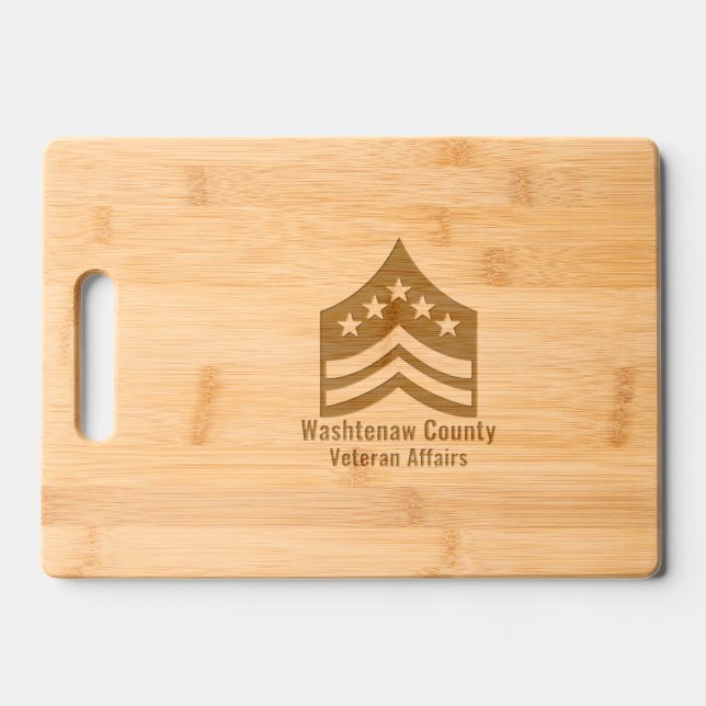 Vet logo wood engraved cutting board (Front)