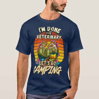 VETERINARY AND CAMPING DESIGN VINTAGE CLASSIC RETR T-Shirt