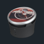 Vett Speaker<br><div class="desc">© 2013 DENNIS MUKAI| PRODUCED UNDER LICENSE FROM ARTIST, PUBLISHED AND DISTRIBUTED BY JADEI GRAPHICS, ALL RIGHTS RESERVED ©2014</div>