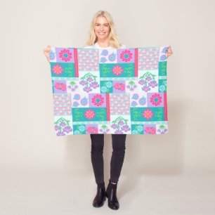 Vibrant Blooming Flowers Design Fleece Blanket