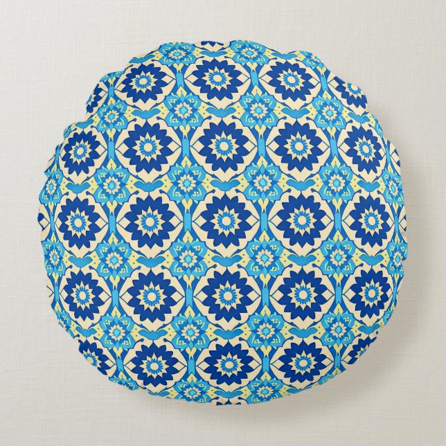 Vibrant Boho Chic Floral Pattern Round Pillow (Front)