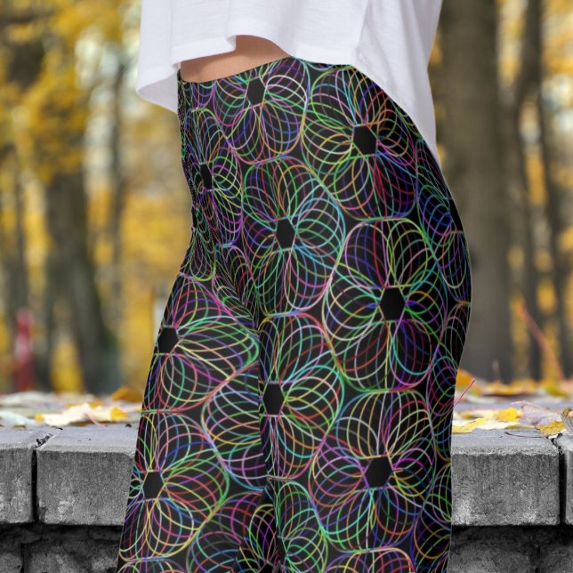 Vibrant Gray Cyclic Chaos Pattern Leggings (Black Cyclic Chaos)