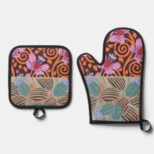 Vibrant Pink and Orange Spiral Flower Decor Oven Mitt & Pot Holder Set