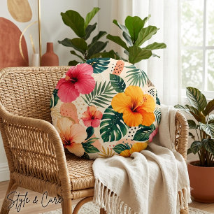 Vibrant Tropical Hibiscus Floral Seamless Pattern Round Pillow
