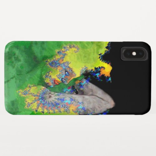VIBRATIONS OF MATTER  Woman in Green Fractals iPhone XS Max Case