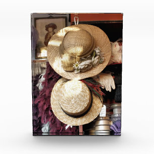 VICTORIAN ENGLAND ACRYLIC AWARD