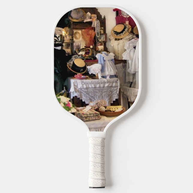 VICTORIAN ENGLAND PICKLEBALL PADDLE (Front)