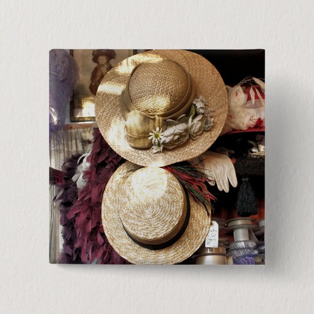 VICTORIAN ENGLAND PINBACK BUTTON (Front)