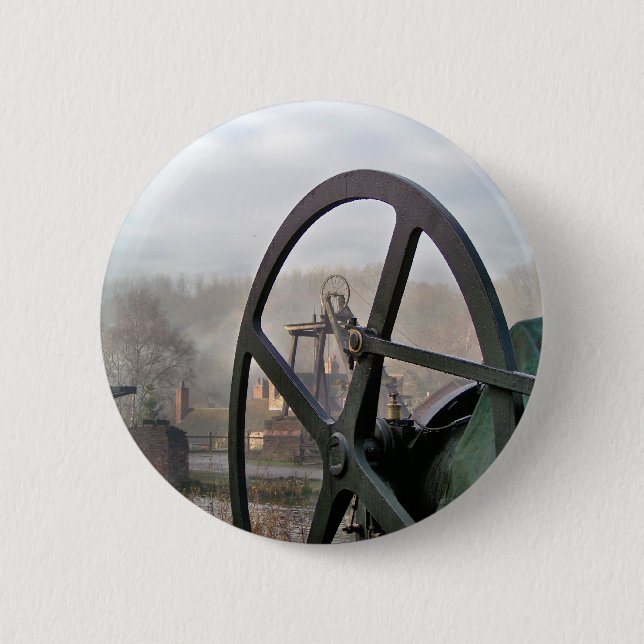 VICTORIAN ENGLAND PINBACK BUTTON (Front)