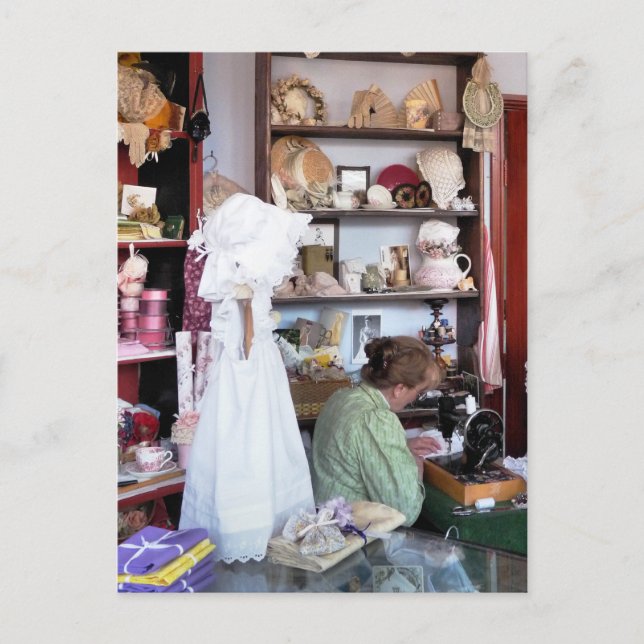 VICTORIAN ENGLAND POSTCARD (Front)