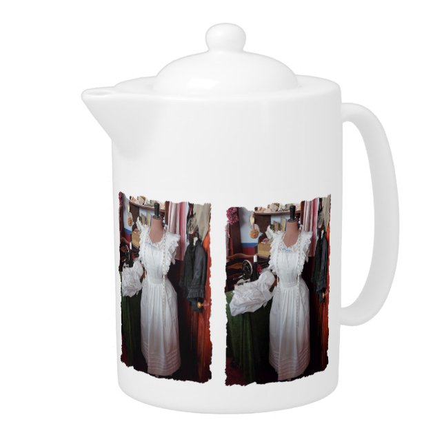 VICTORIAN ENGLAND TEAPOT (Right)