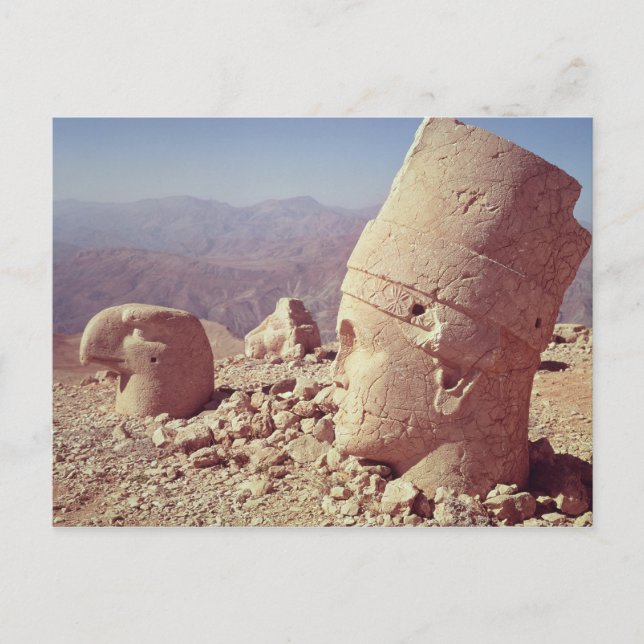 View of a colossal head and an eagle postcard (Front)