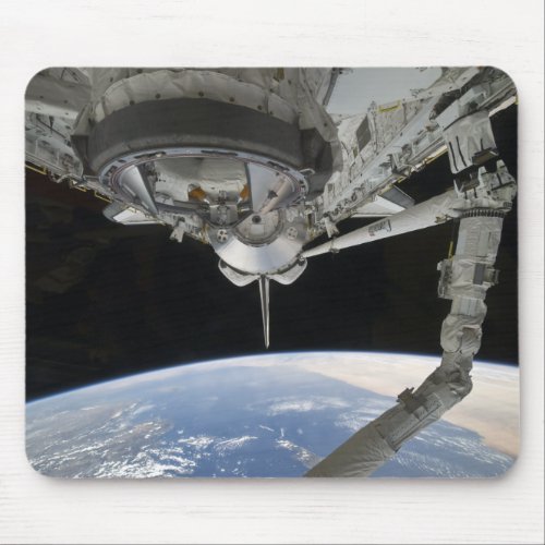 View of Space Shuttle Discovery Mouse Pad